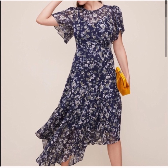 Astr Dresses & Skirts - ASTR the Label flutter sleeve navy blue dress NWT✨ asymmetrical cut